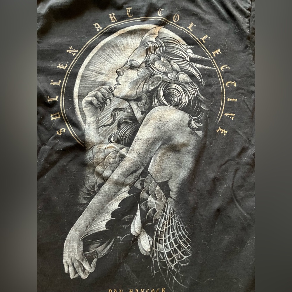 Sullen Art Collective T-shirt Black women on back Size M Art Series